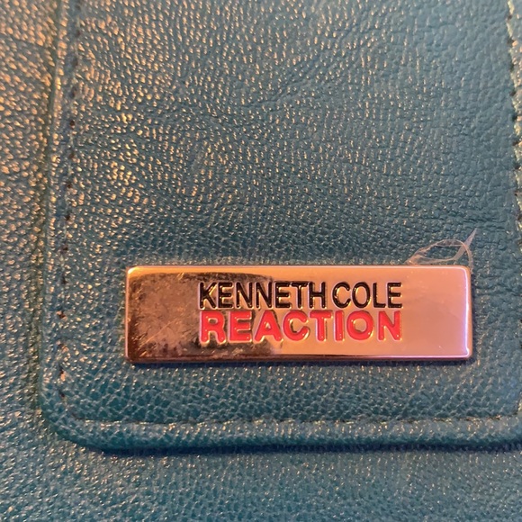 Kenneth Cole Reaction Wallet - Picture 3 of 5
